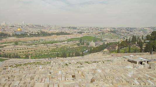 Jerusalem古城和寺庙山的全景视频的预览图
