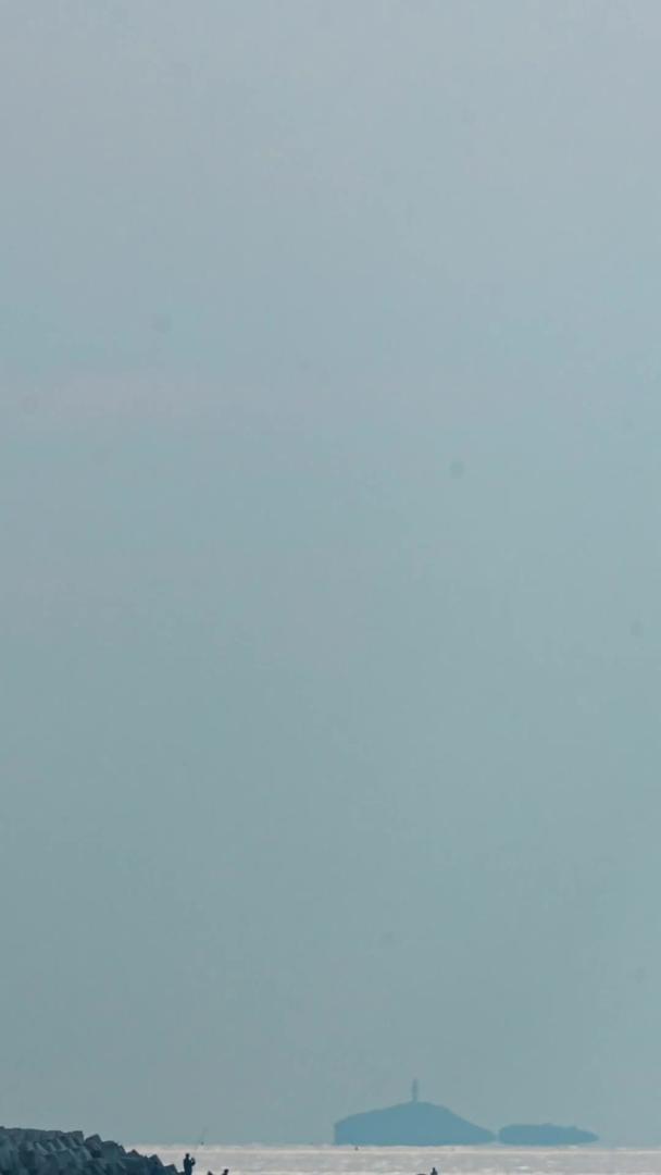 青岛奥帆中心灯塔的延迟日出视频的预览图