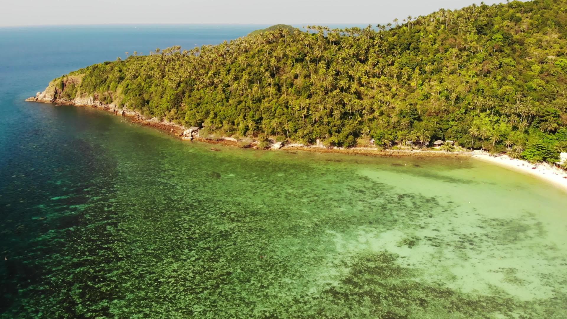 空中无人机查看泰国帕岸岛小马岛的异国情调海岸全景视频的预览图