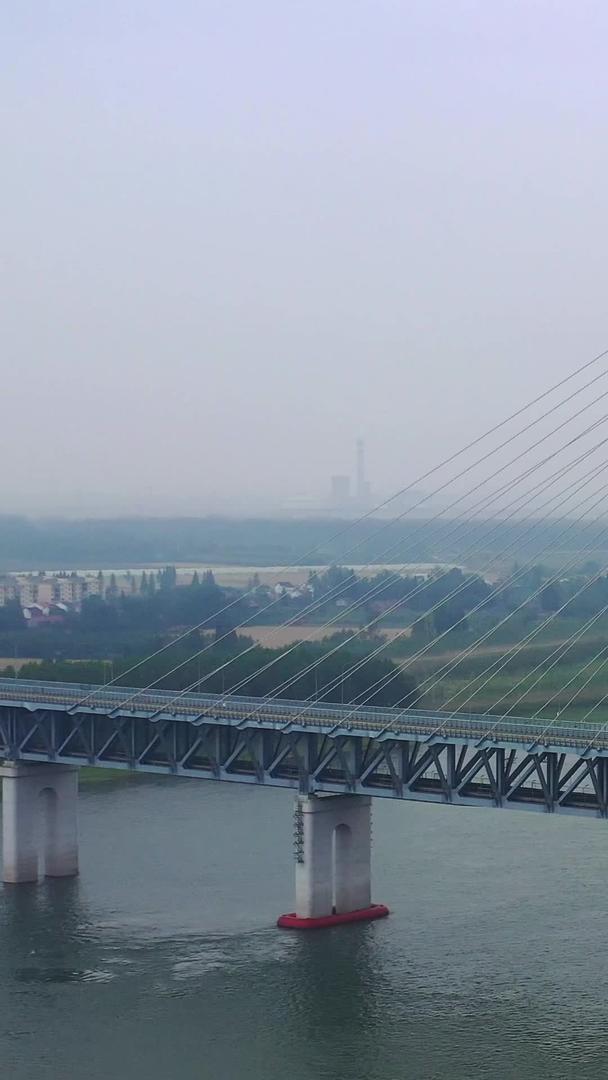 长江公铁大桥湖北荆州长江公铁视频的预览图