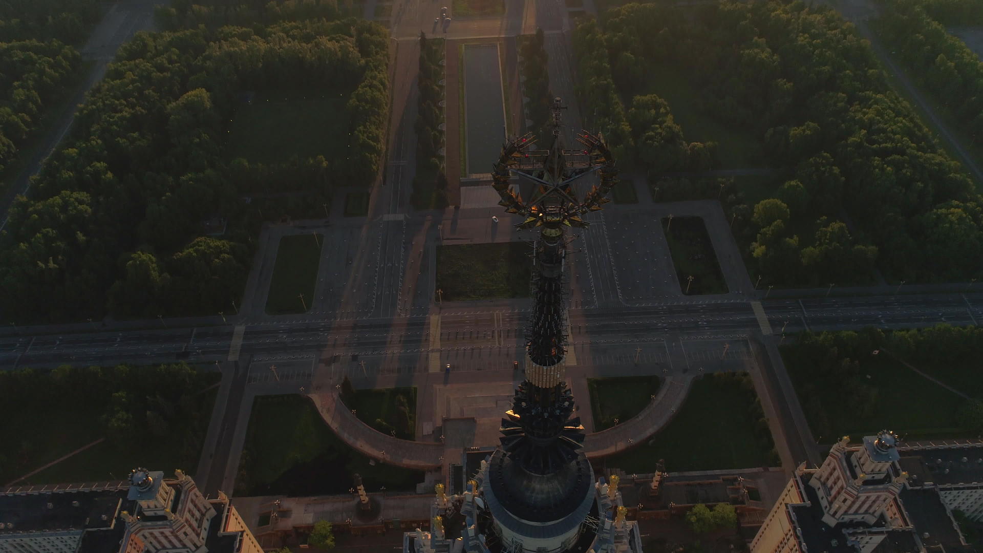 莫斯科州立大学早上在空中观察飞回恒星城风景暴露在外视频的预览图