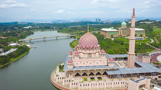 布特拉广场和布特拉清真寺PerdanaPutra视频的预览图