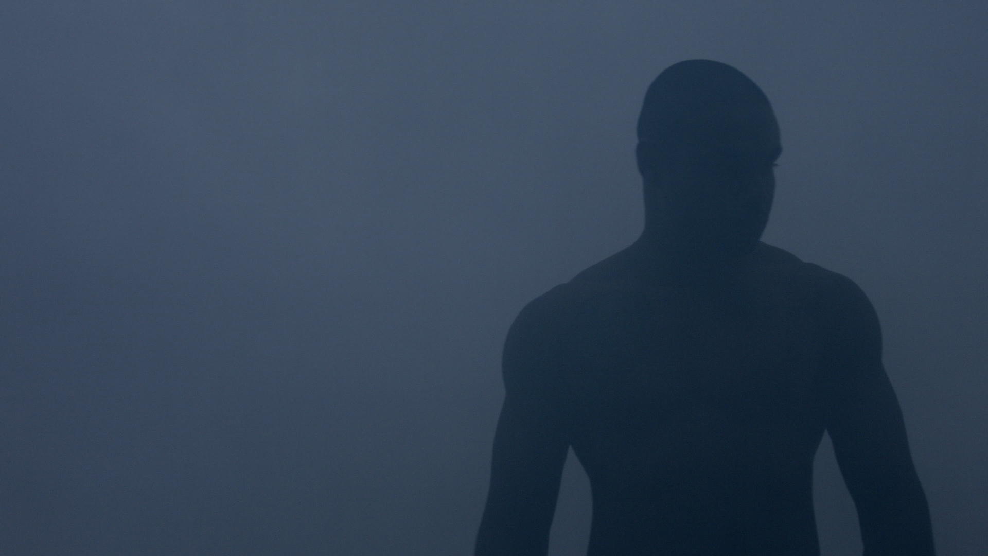 拳击手在烟雾中摇摇头视频的预览图