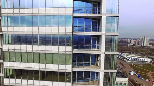 玻璃楼前窗高大外墙公司办公室视频的预览图