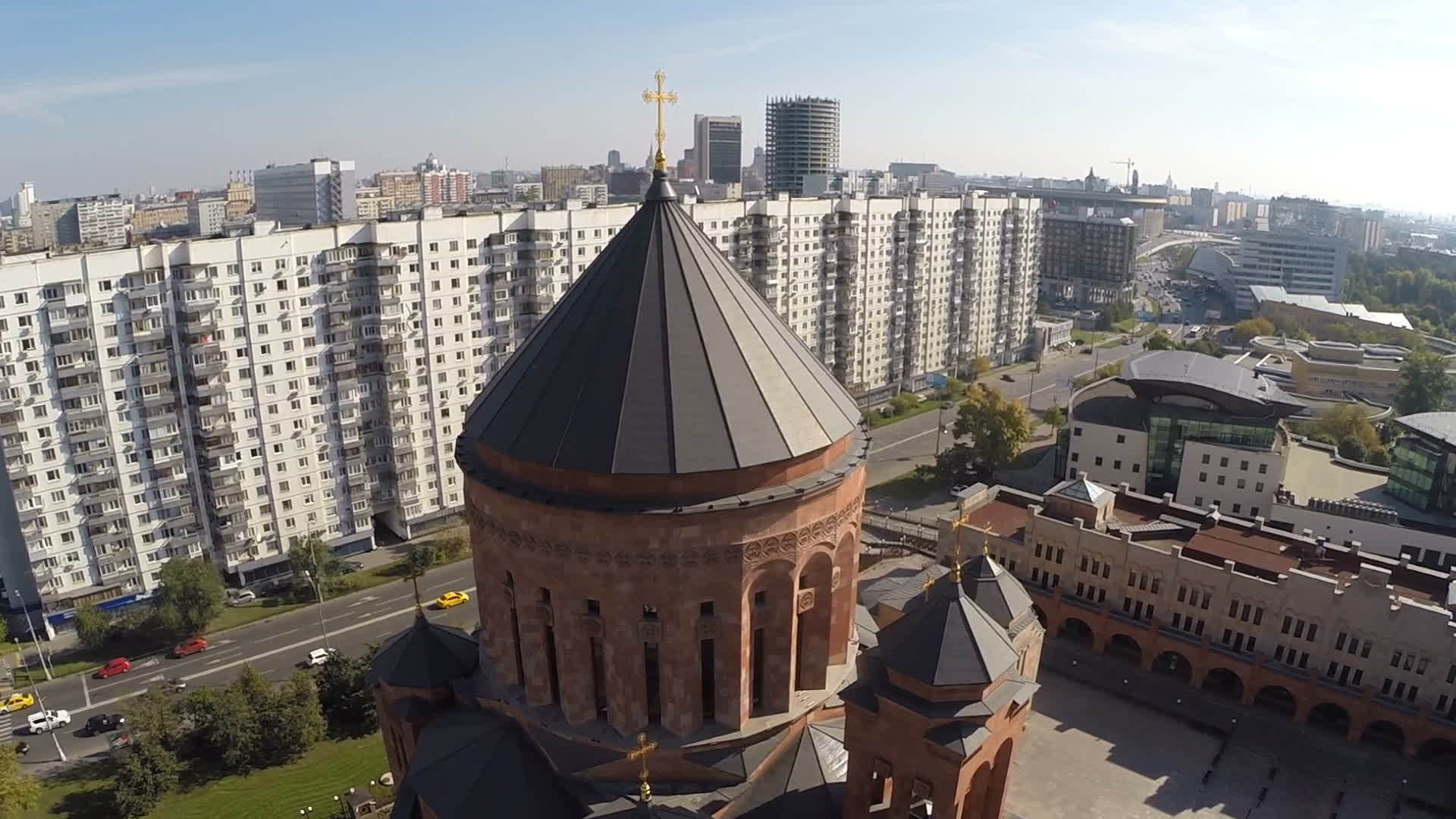 在城市里正统教堂是空的视频的预览图