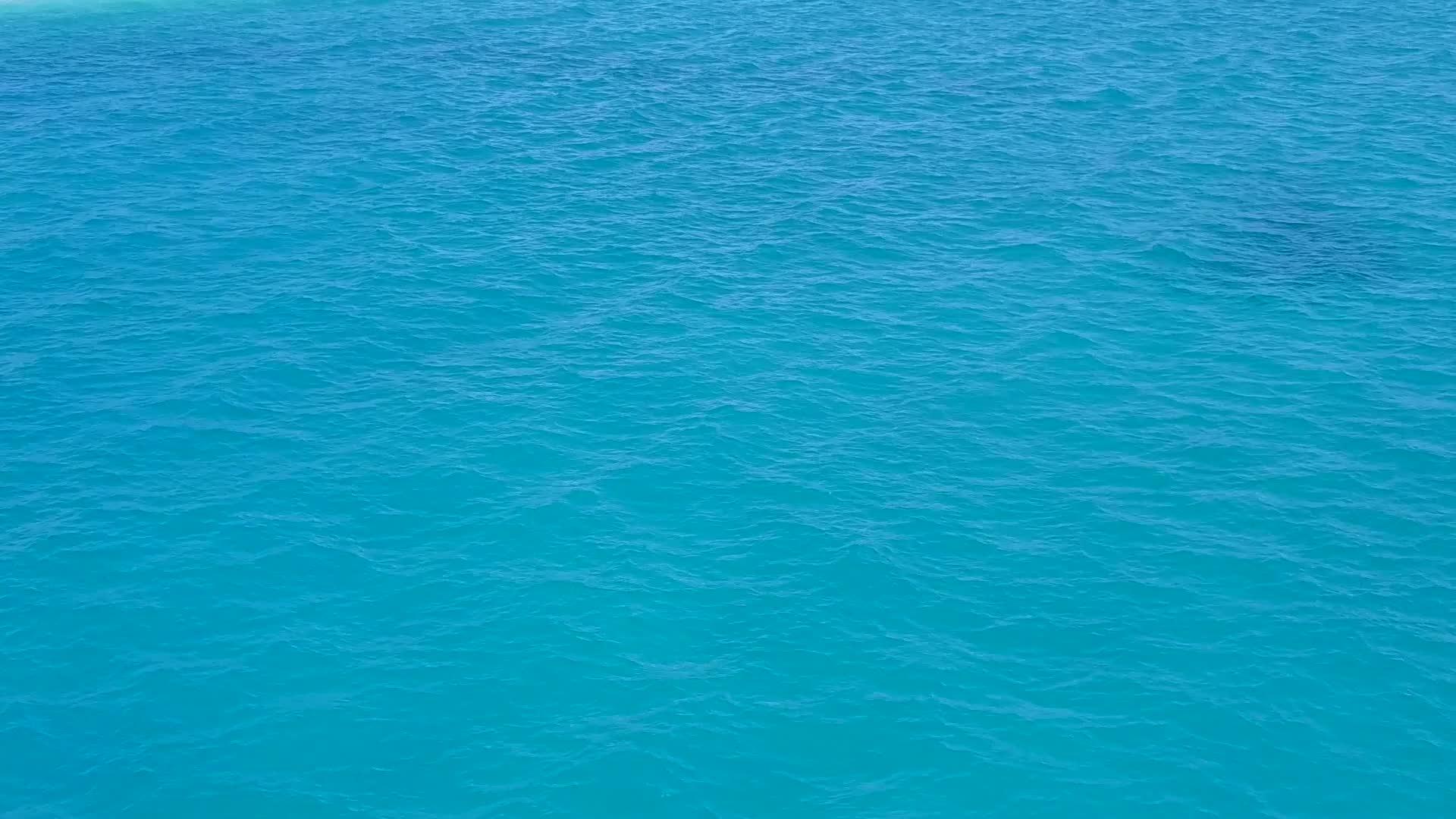 白沙底蓝海天堂湾海滩旅游空中抽象空空摘要视频的预览图