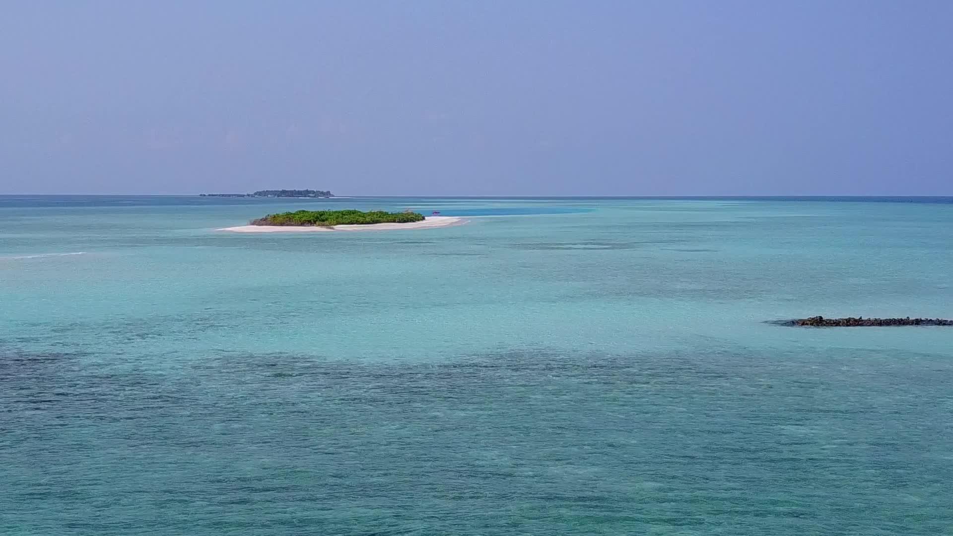 蓝海热带环礁湖海滩假日无人驾驶无人驾驶视频的预览图