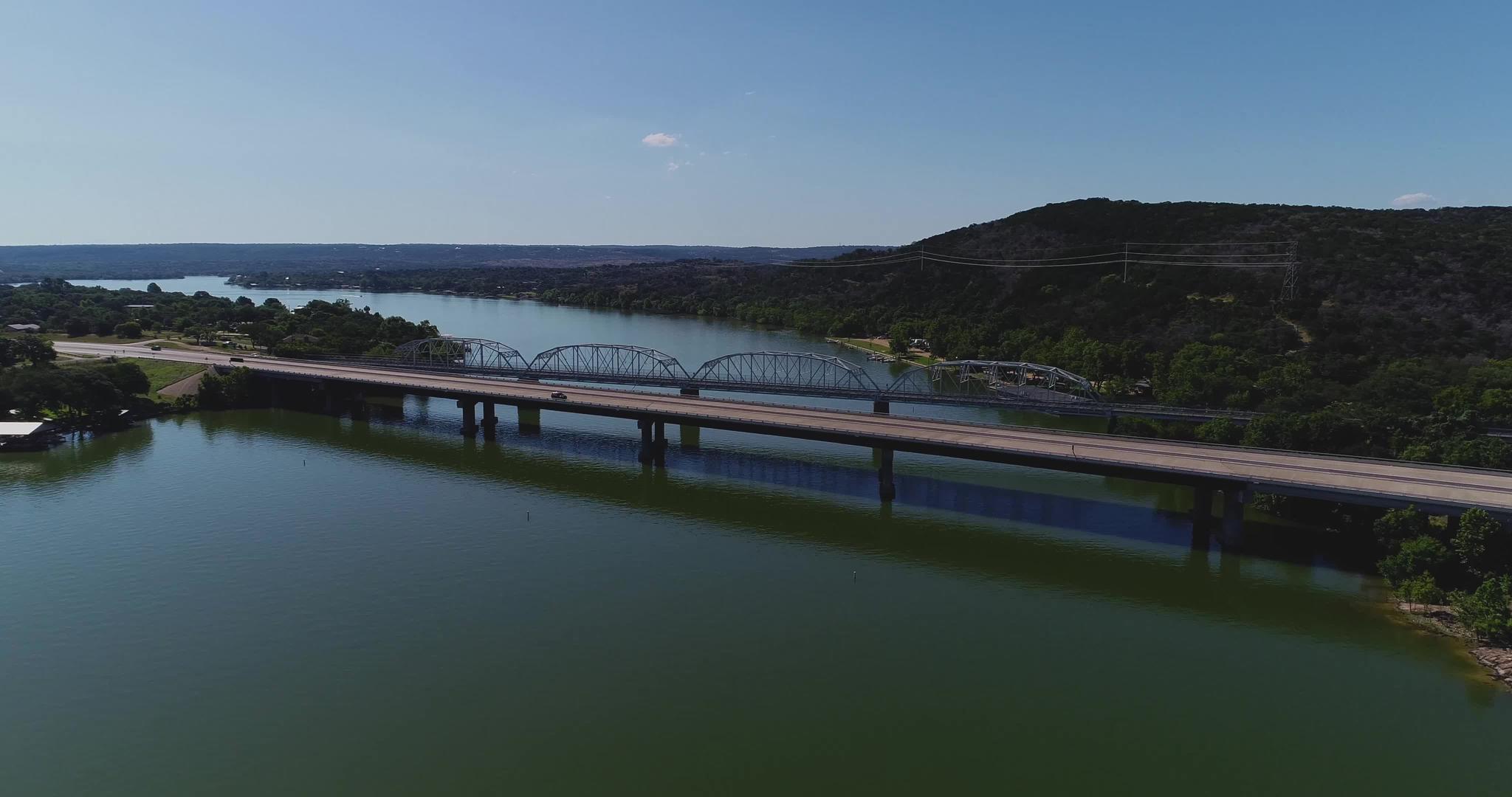 TTx29和墨水湖桥的空中视频视频的预览图