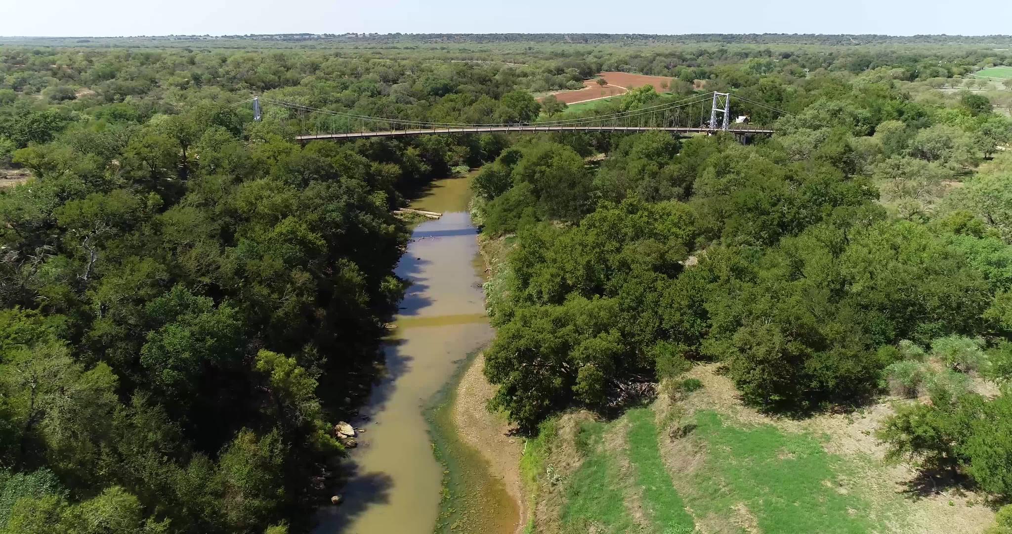穆林斯德克萨斯县桥的空中视频视频的预览图