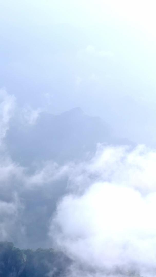 中国山脉云海航拍视频的预览图