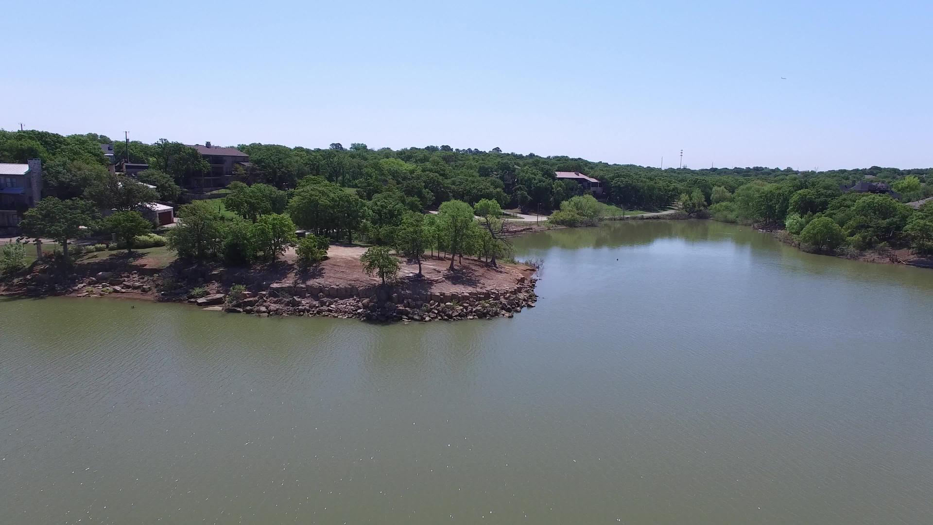 德克萨斯莱维斯湖日落公园的空中视频视频的预览图