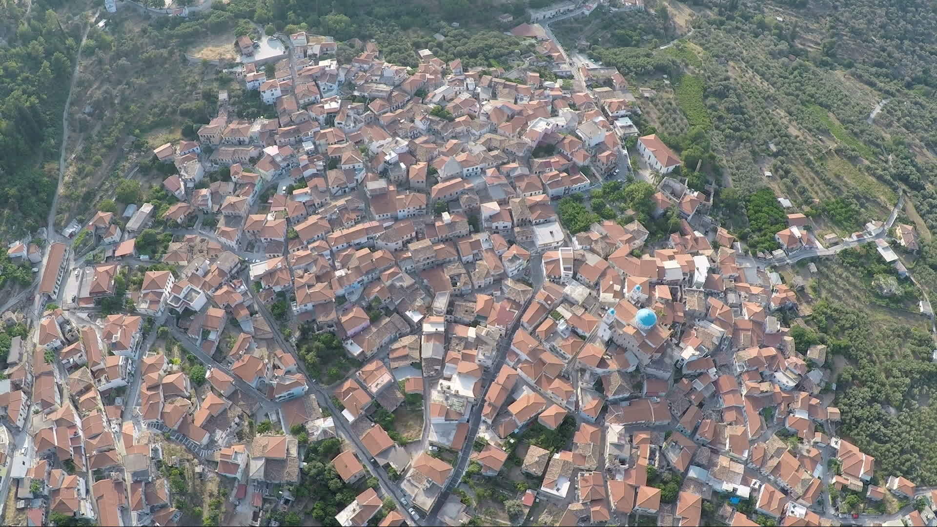 2号山坡岛Samos岛Pagondas在空中观察村庄视频的预览图