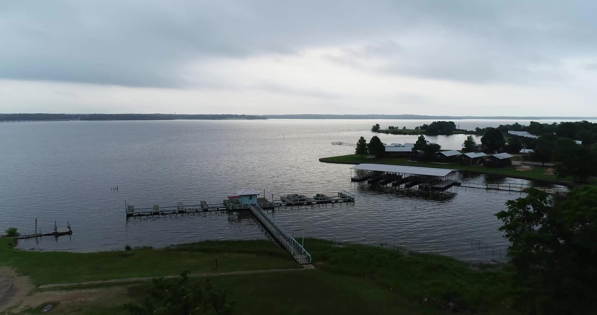 德克萨斯湖叉湖空中画面视频的预览图