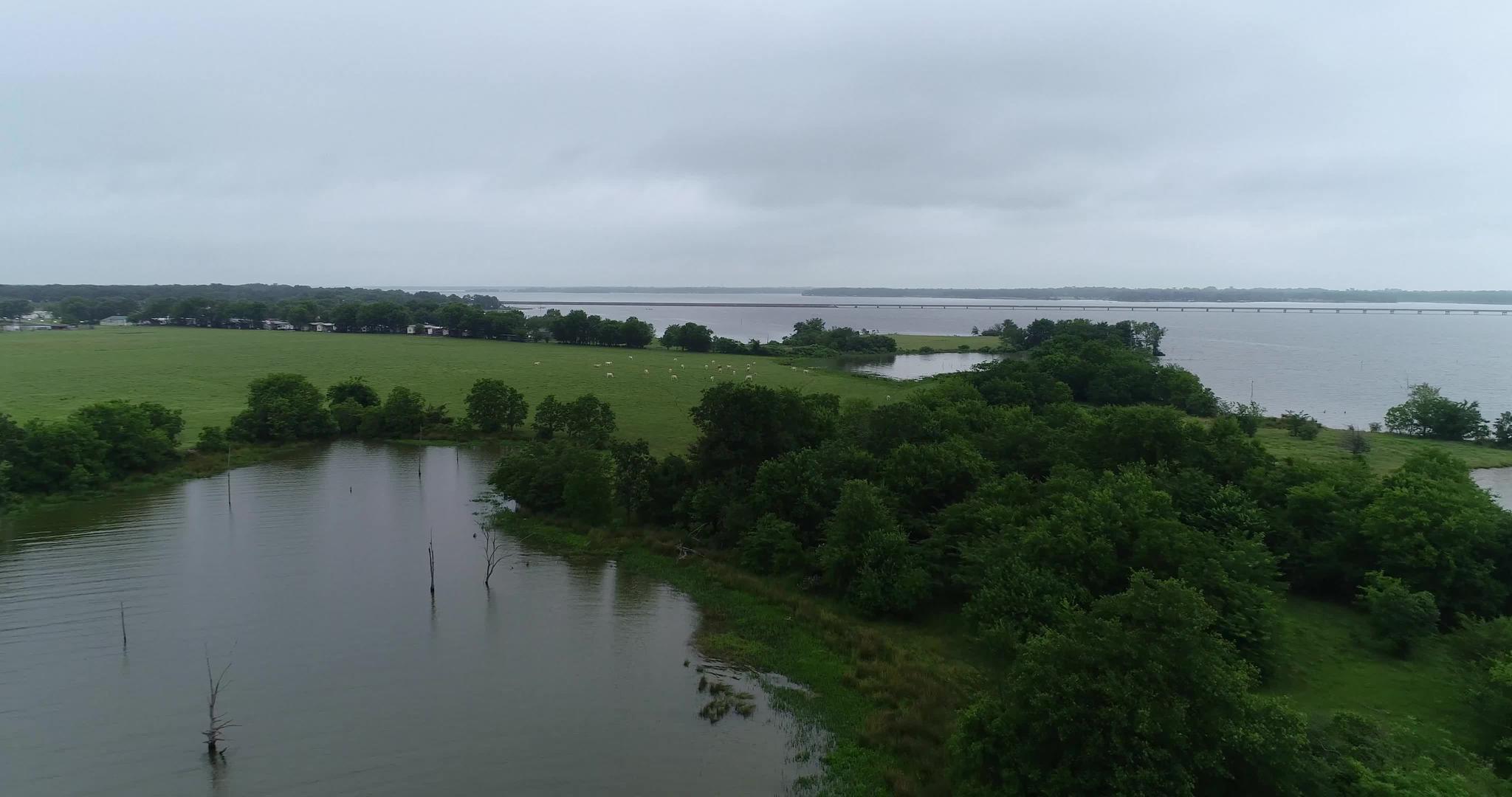 德克萨斯湖叉湖空中视频视频的预览图