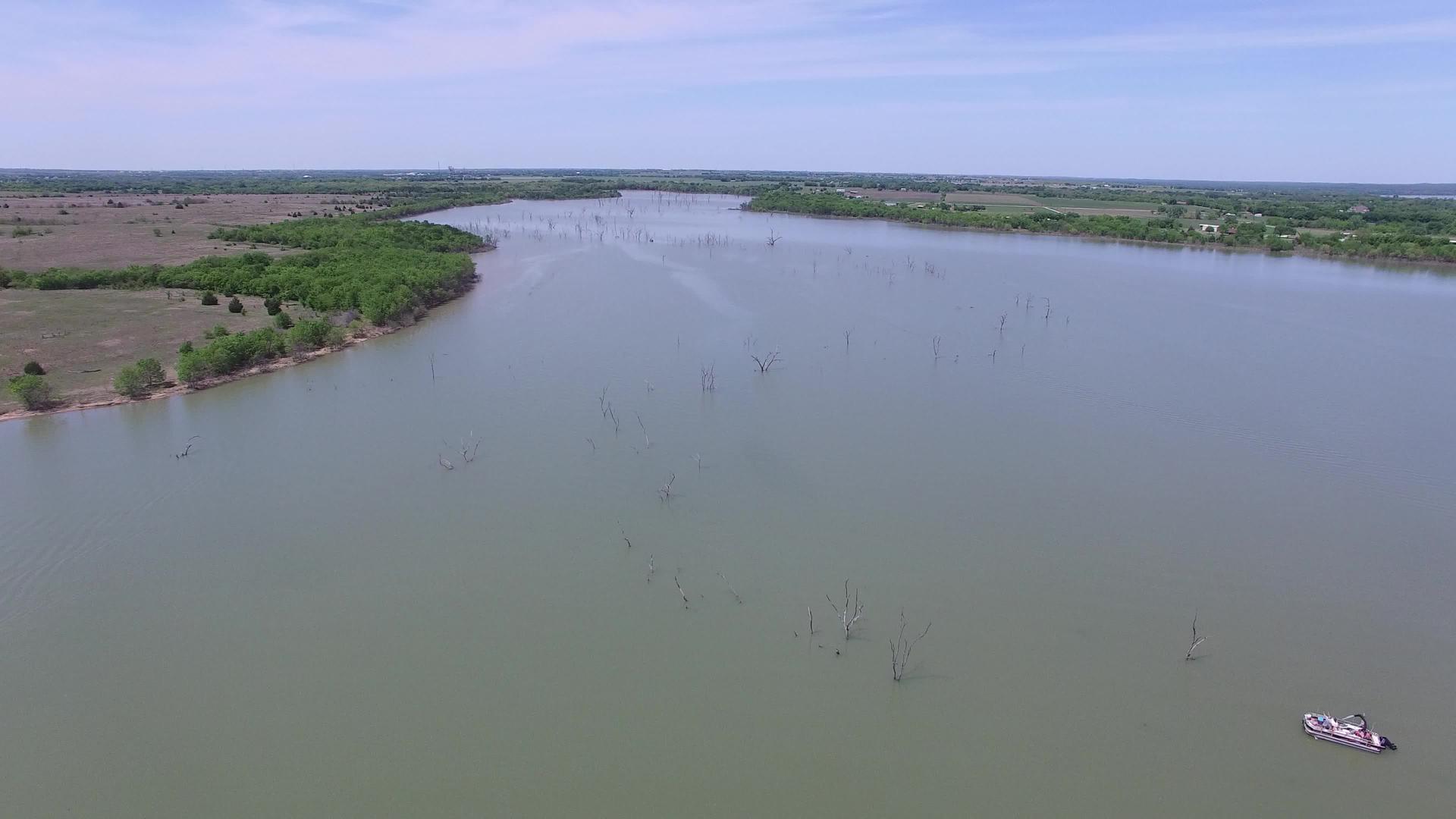 观察德克萨斯湖射线浴袍的空气视频的预览图