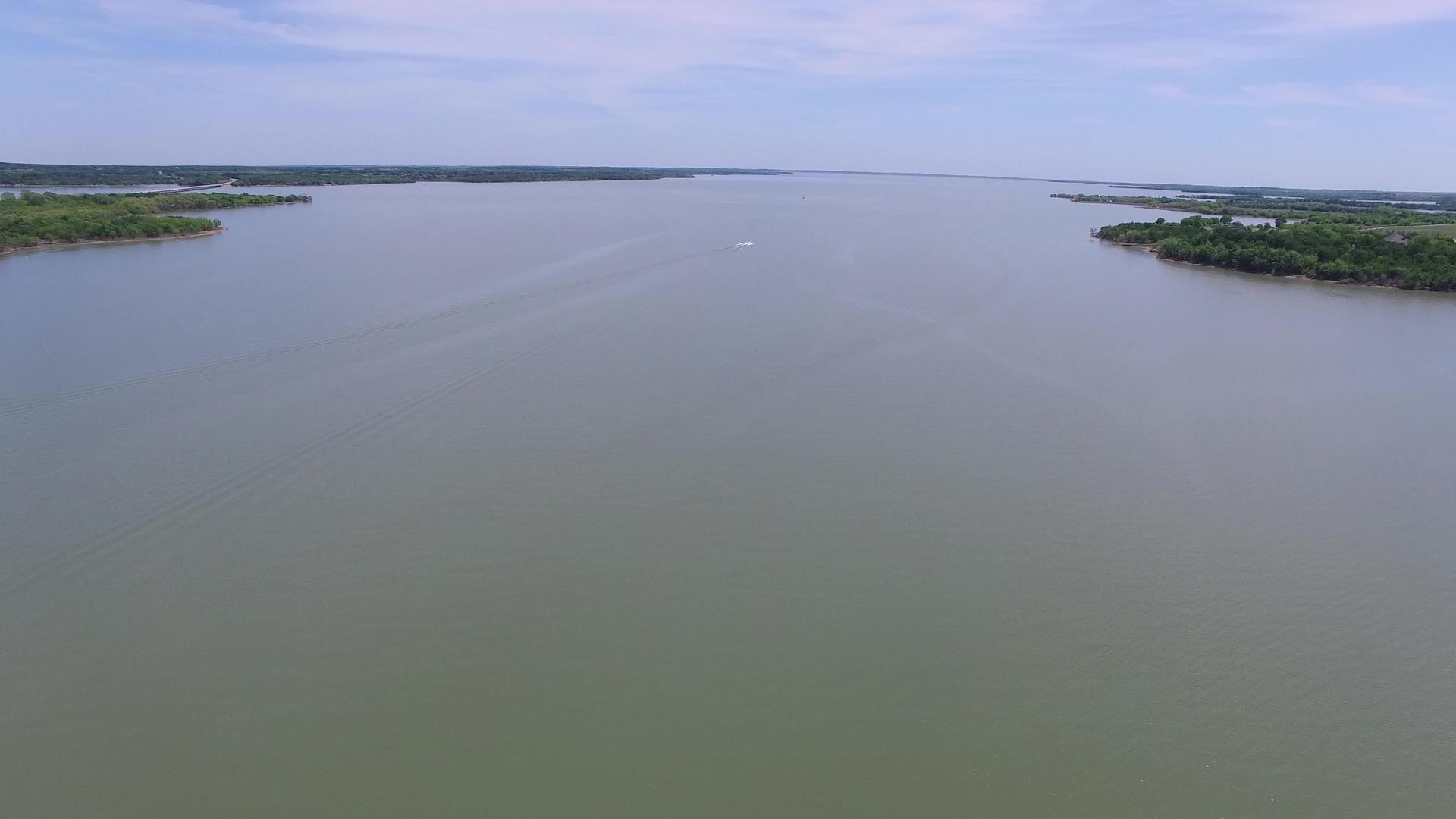 观察德克萨斯湖射线浴袍的空气视频的预览图