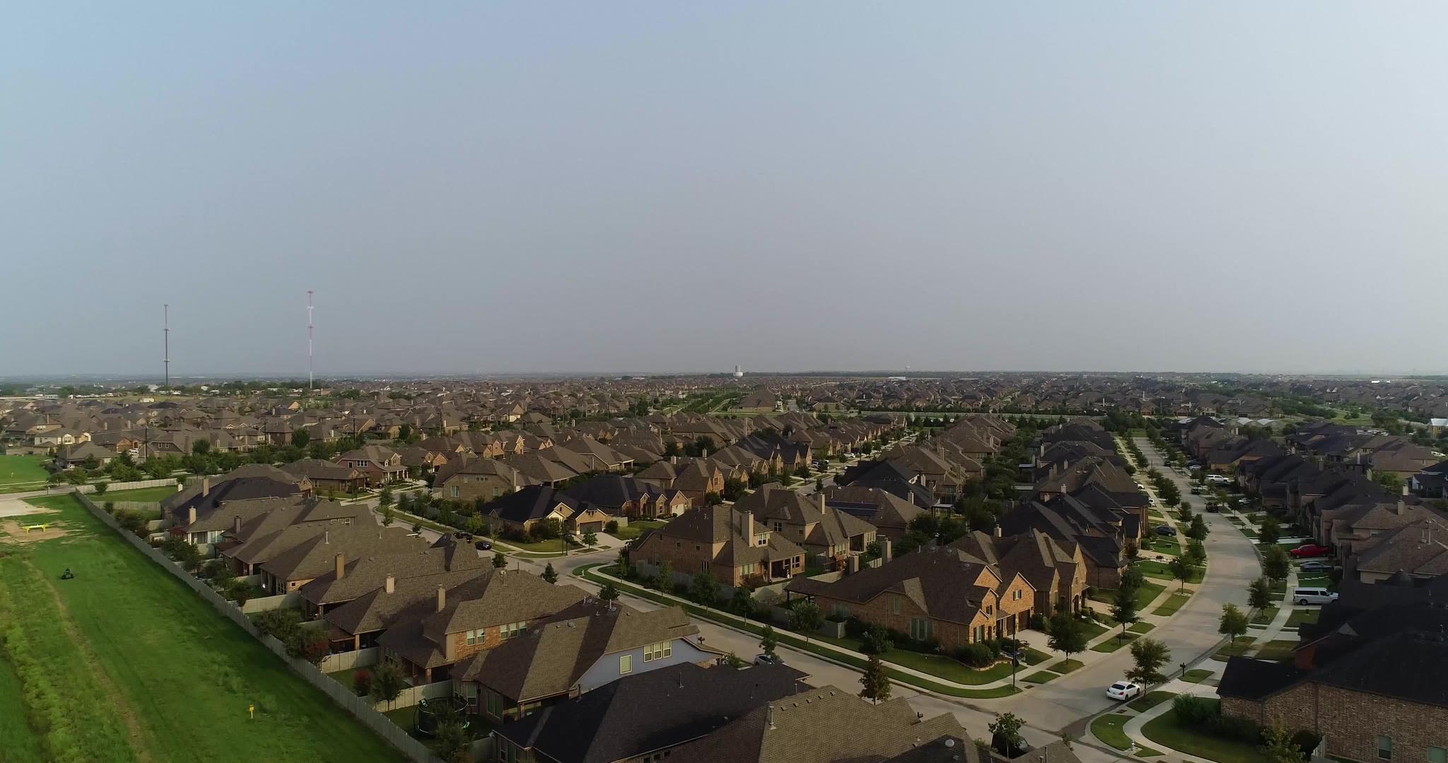 北湖德克萨斯州一个街区的空中视频视频的预览图