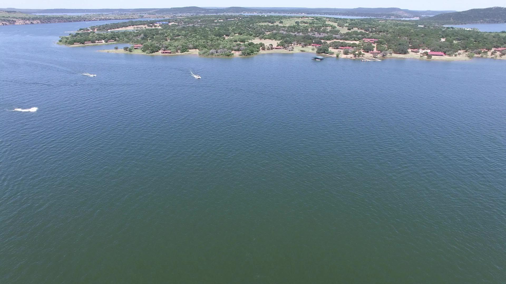 德克萨斯州观察了负鼠王国湖视频的预览图