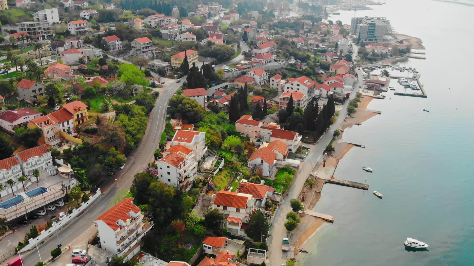 地中海城市的空中视图视频的预览图