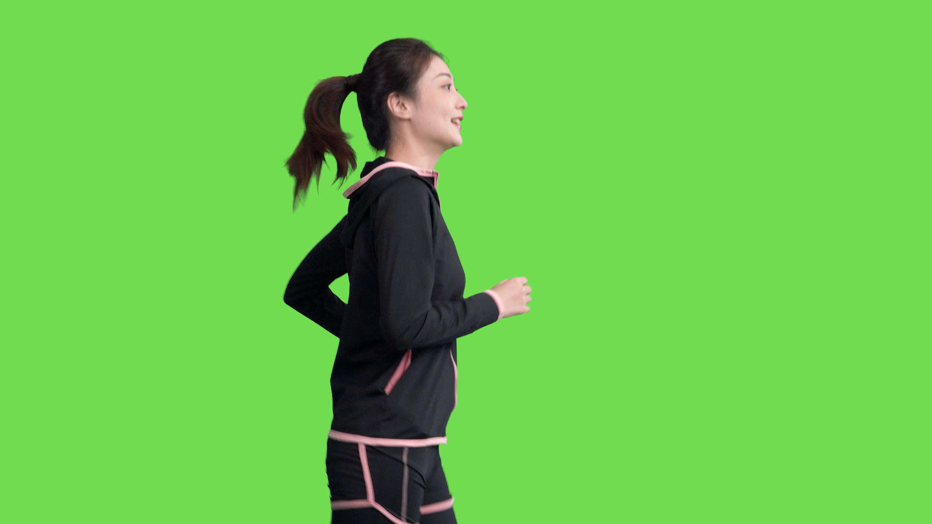 4k跑步的运动女生半身绿幕抠像视频视频的预览图