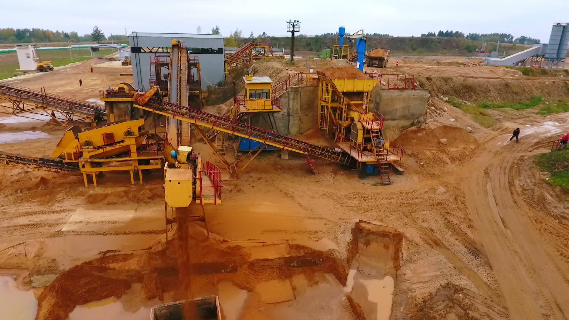 采石场的采矿设备视频的预览图