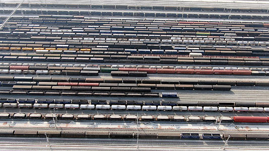 航拍物流货运火车视频的预览图