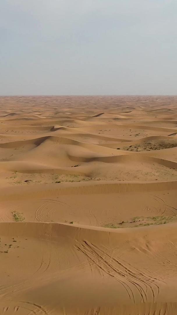航拍沙漠视频的预览图