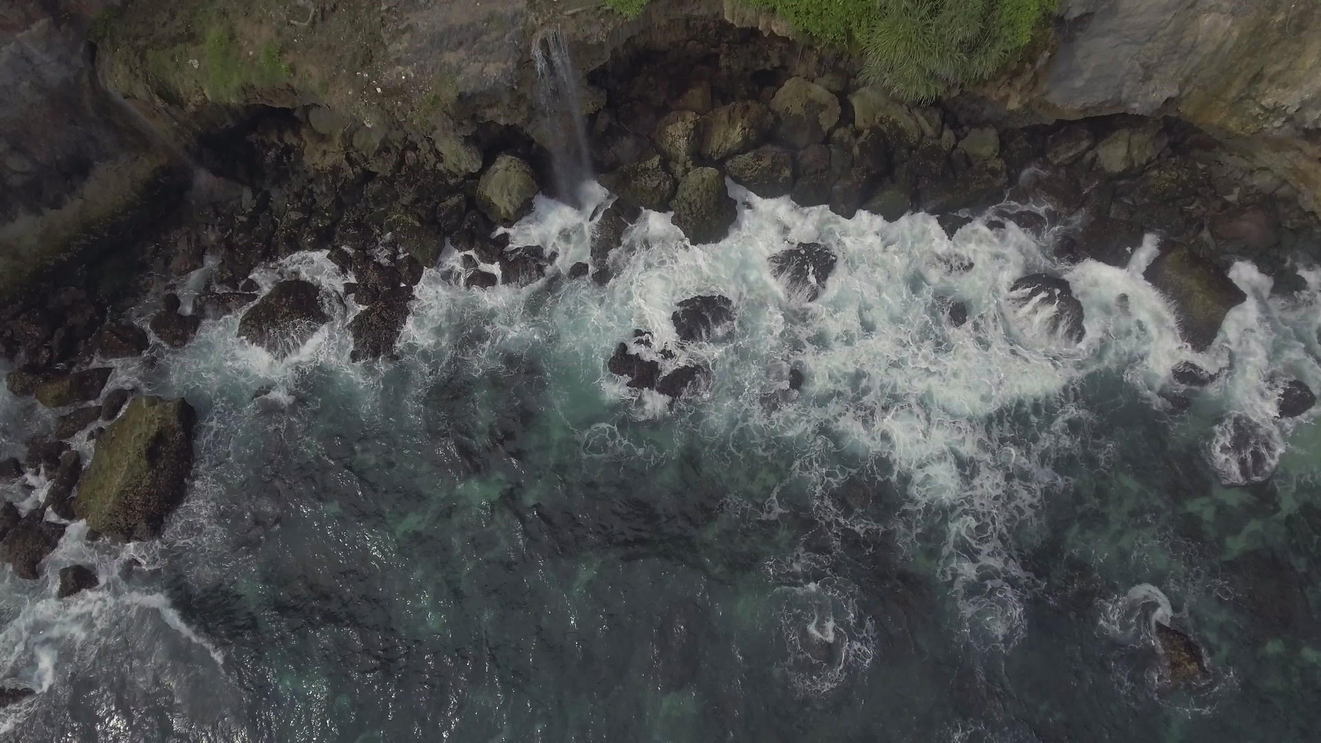 皮古扬安瀑布北端邦达岛印地安人视频的预览图