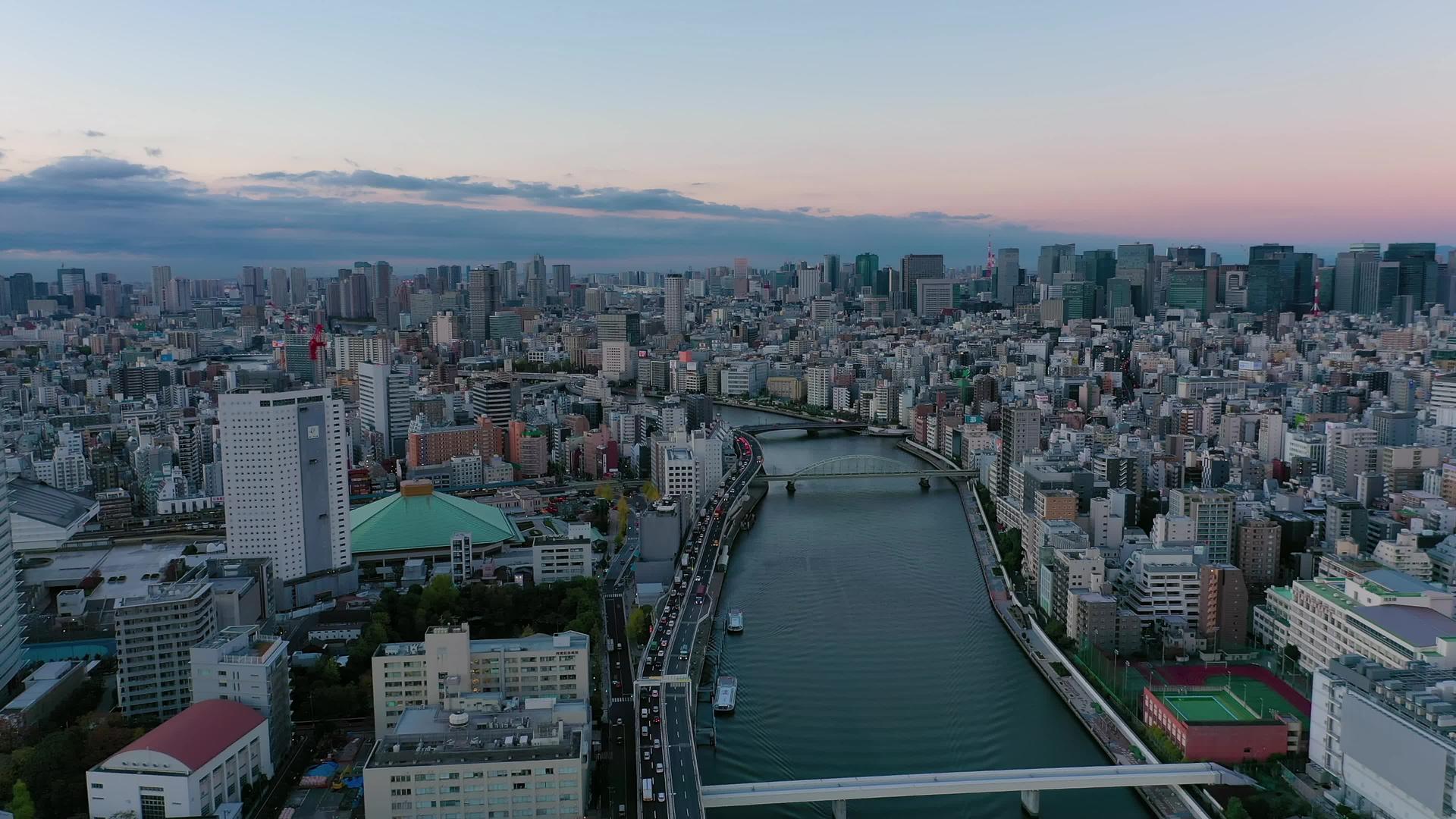东京城市建筑的日出视频的预览图