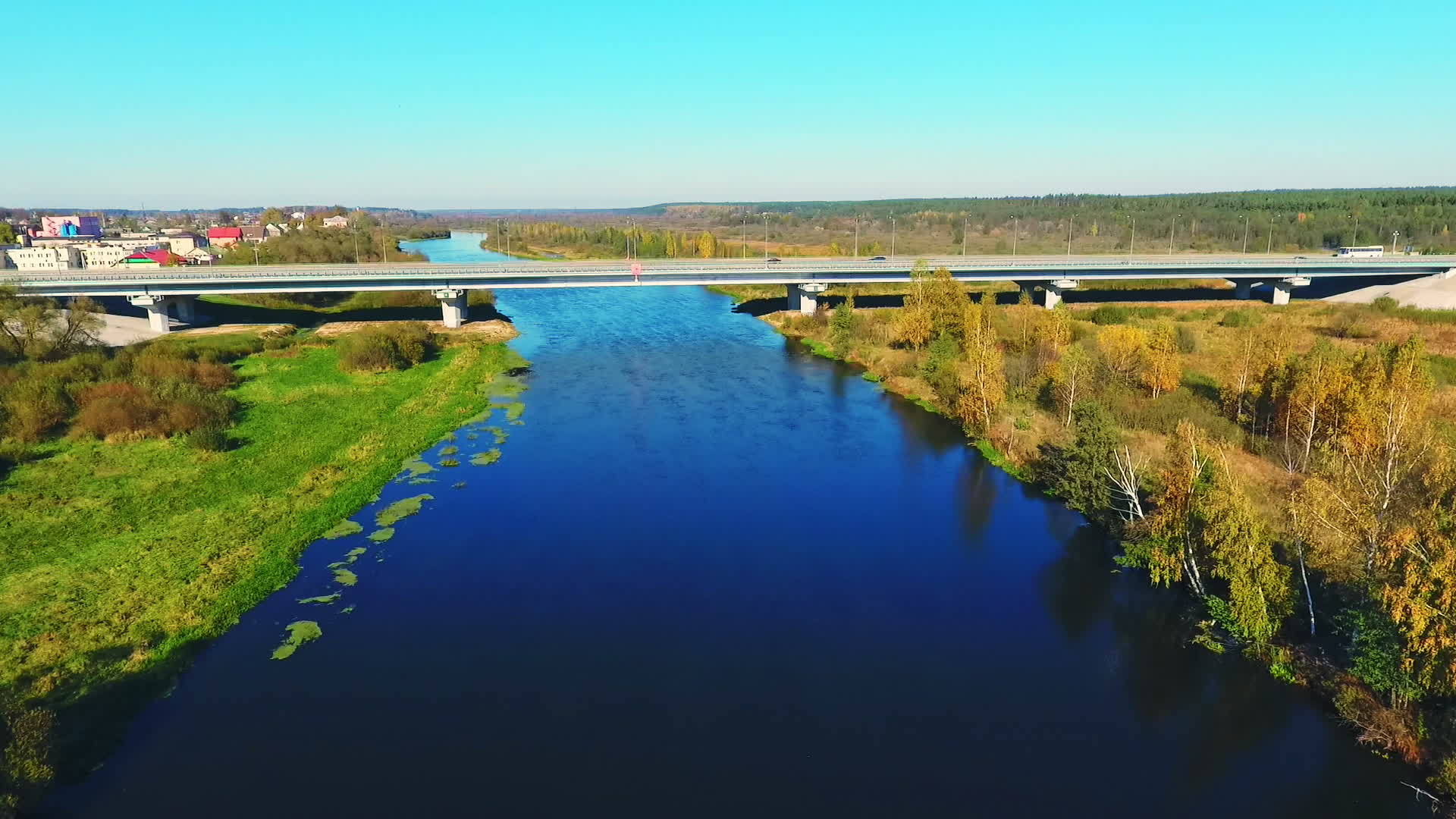 河桥空中航向风景公路视频的预览图