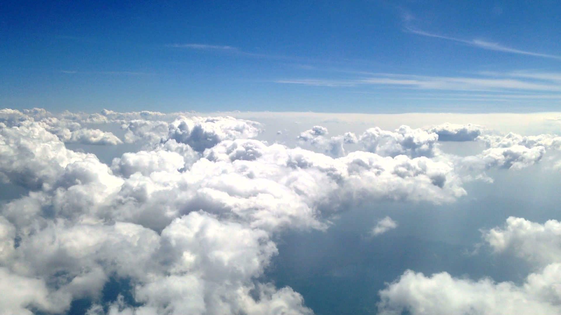 空中飞机中天空的视图视频的预览图