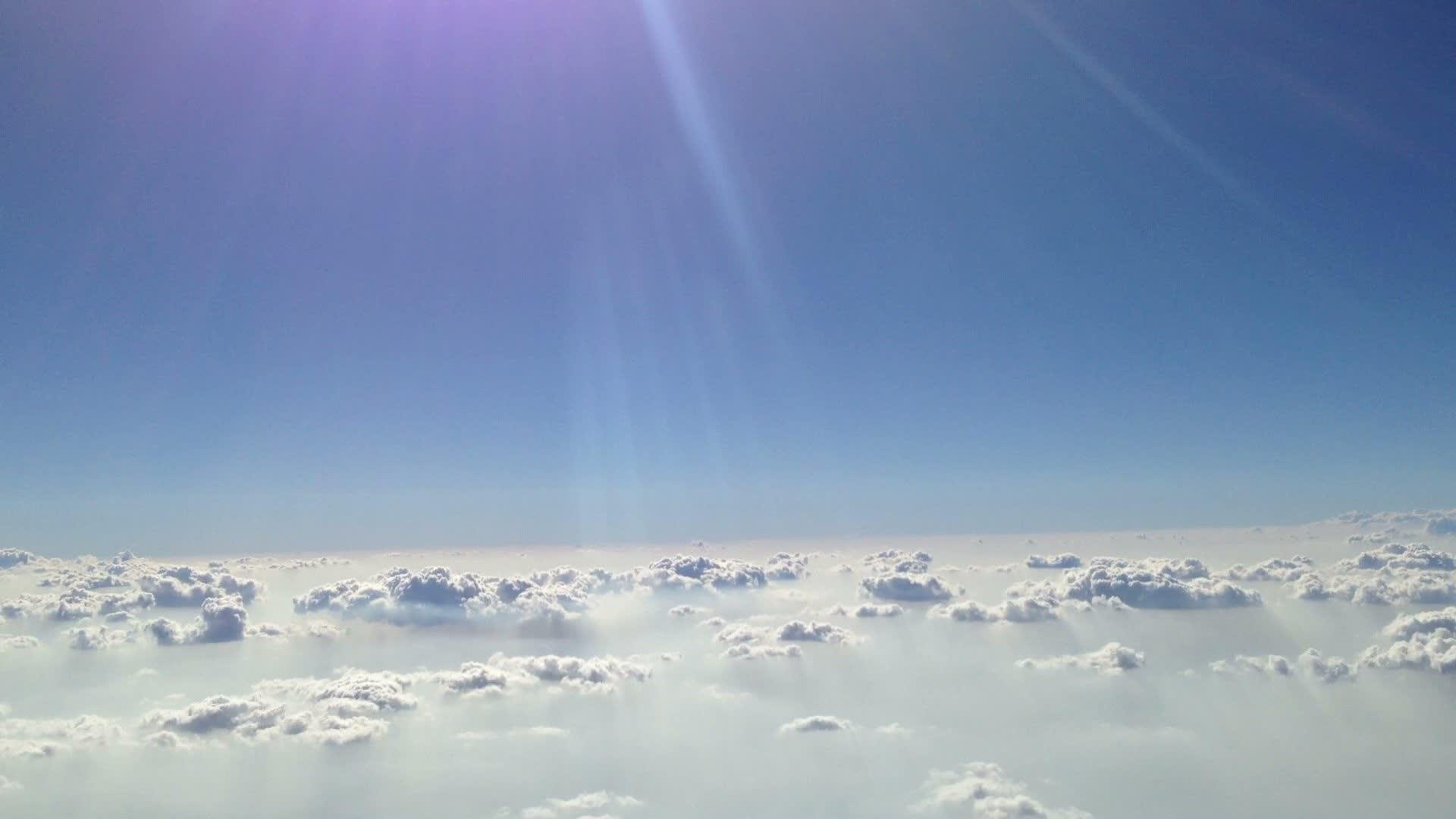 飞机内天空的视图视频的预览图