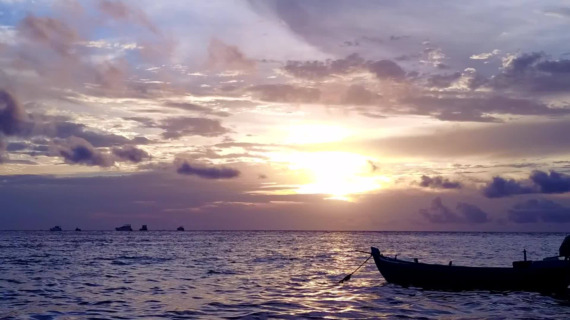 美丽的海滩探险旅游视频的预览图