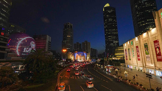 8K上海徐家汇夜幕降临延时车流视频的预览图