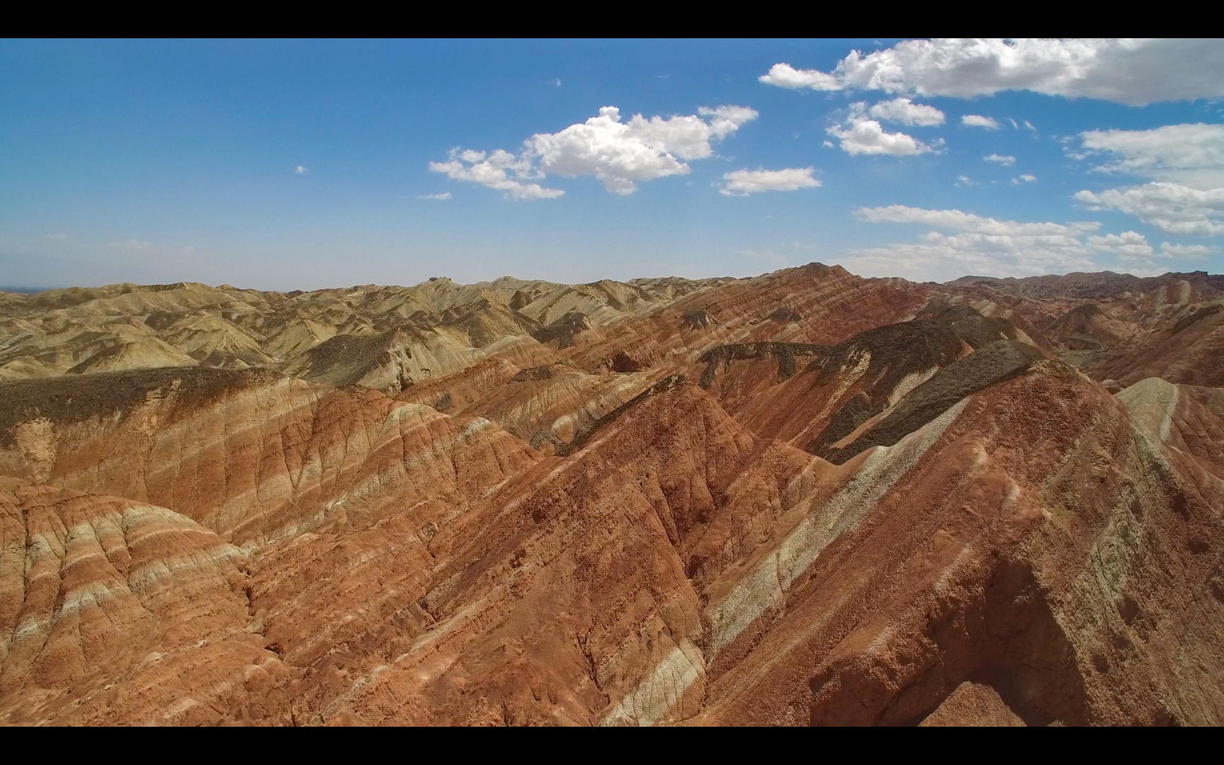 甘肃张掖丹霞国家地质公园4K航拍视频视频的预览图