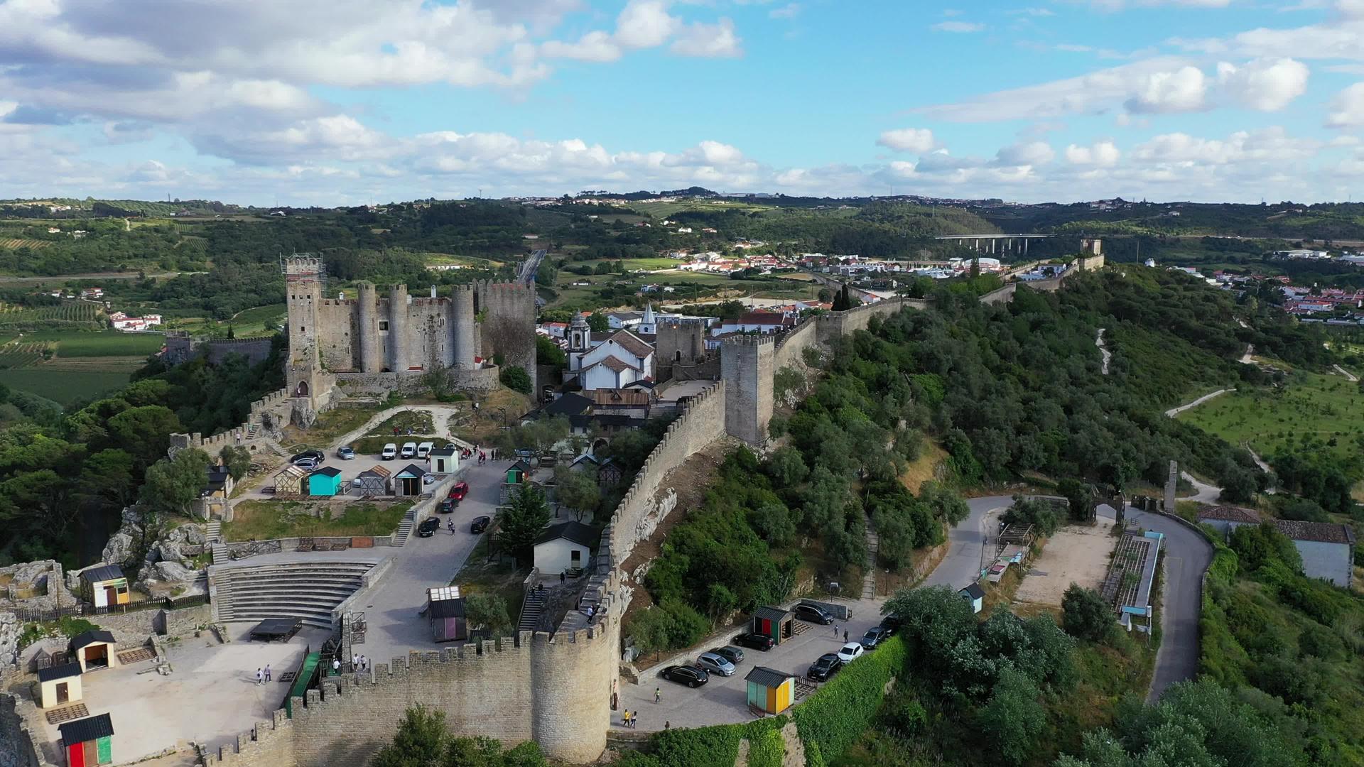 日落时分奥比都斯是葡萄牙里斯本附近历史悠久的围墙小镇视频的预览图