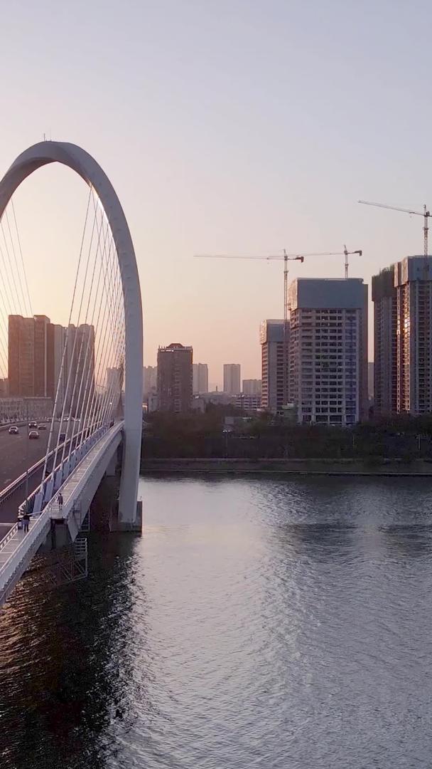 航拍柳州城市落日余晖视频的预览图
