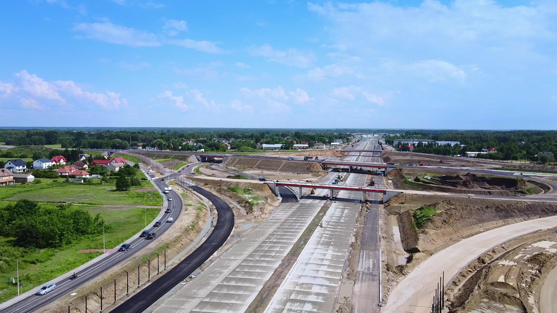 高速公路空中全景视频的预览图