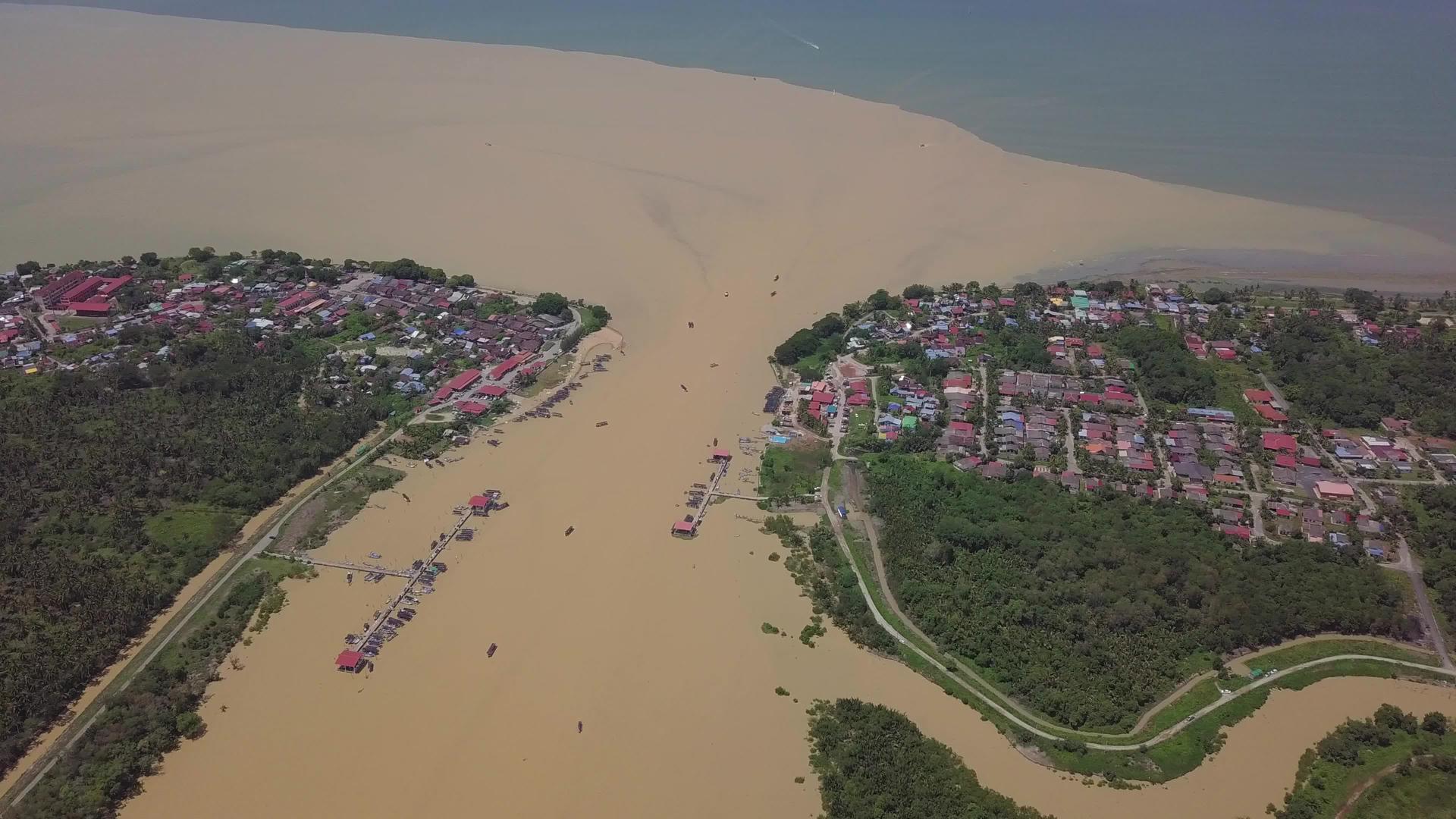 看河口渔村在空中视频的预览图