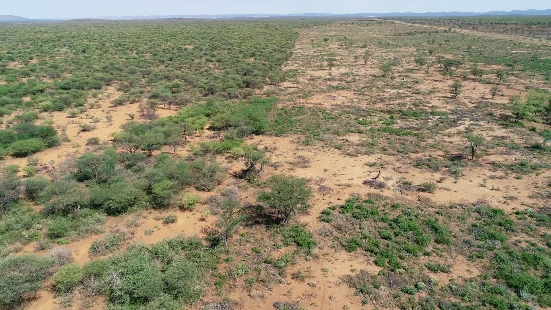 北纳米比亚北部的空中航向视频的预览图