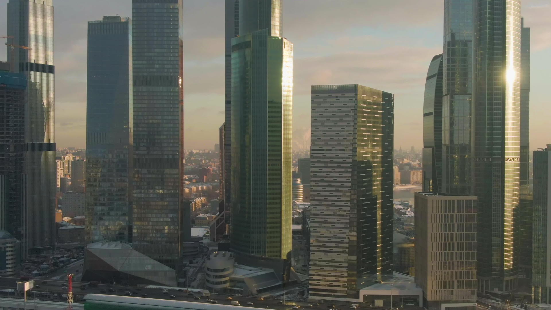 冬天的早晨莫斯科的商业中心和城市天线在俄罗斯无人驾驶视频的预览图