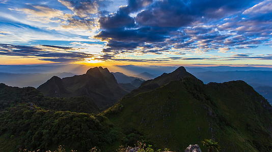 日落时速低山标志性自然旅游地点hailand视频的预览图