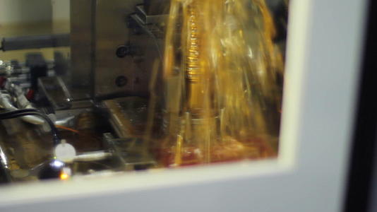 液体冷却烟囱的机械制造工艺视频的预览图