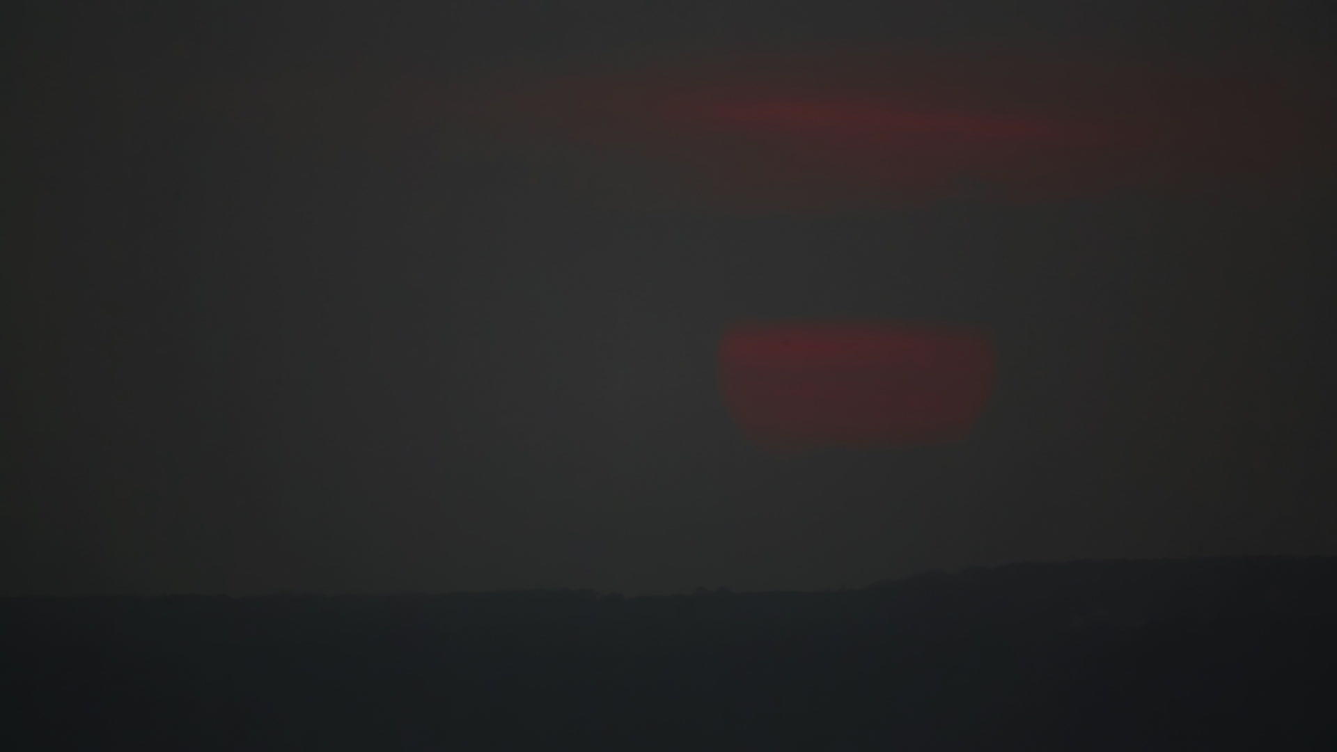 红中落下的红色太阳视频的预览图