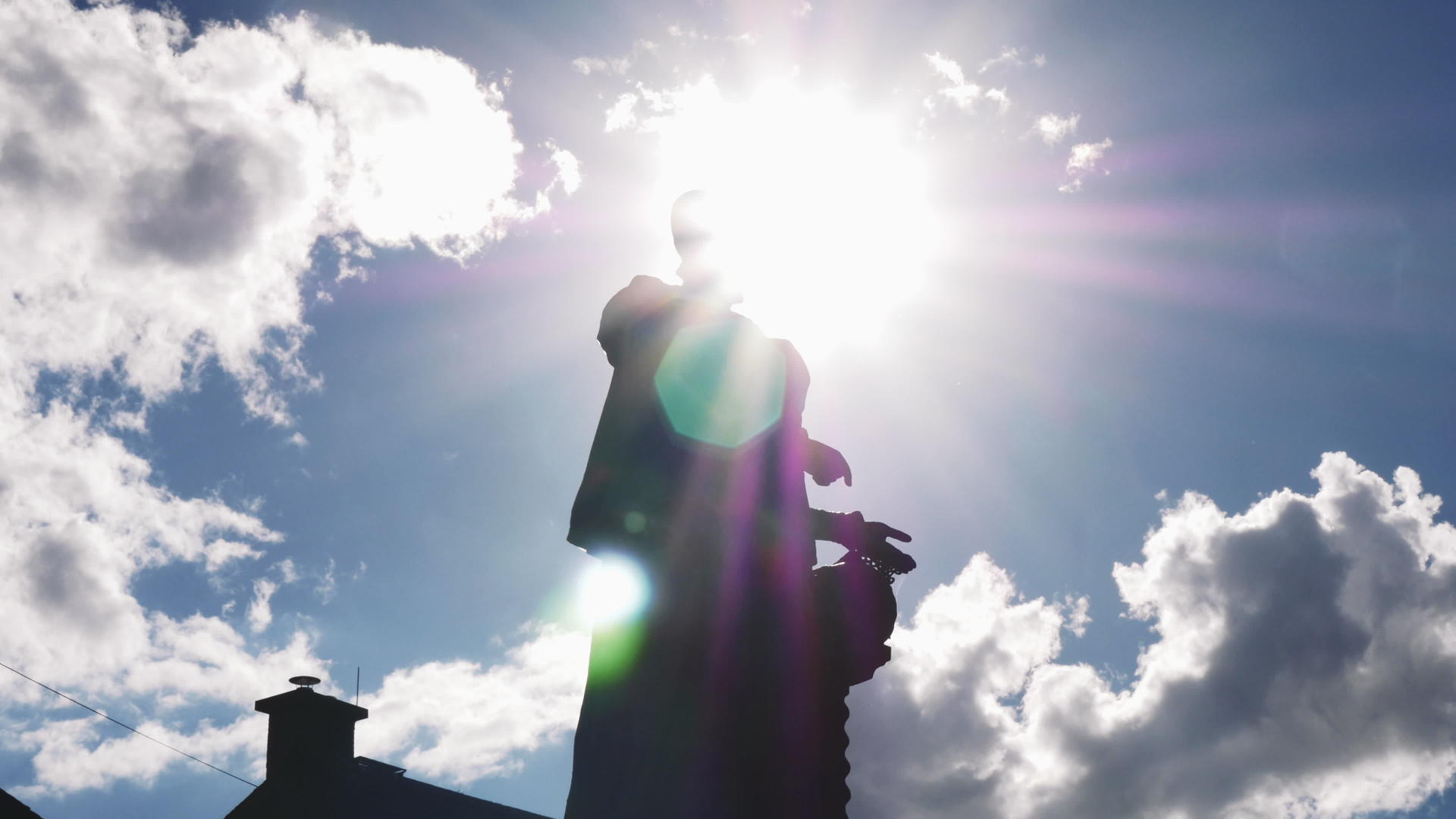太阳照亮了乌特曼纪念碑上的安纳贝格布赫霍尔兹萨科尼视频的预览图