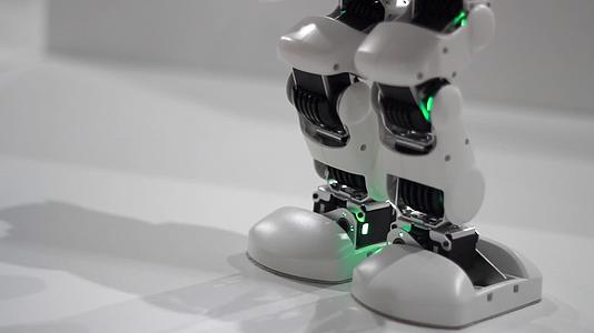 机器人舞步机械技术视频的预览图