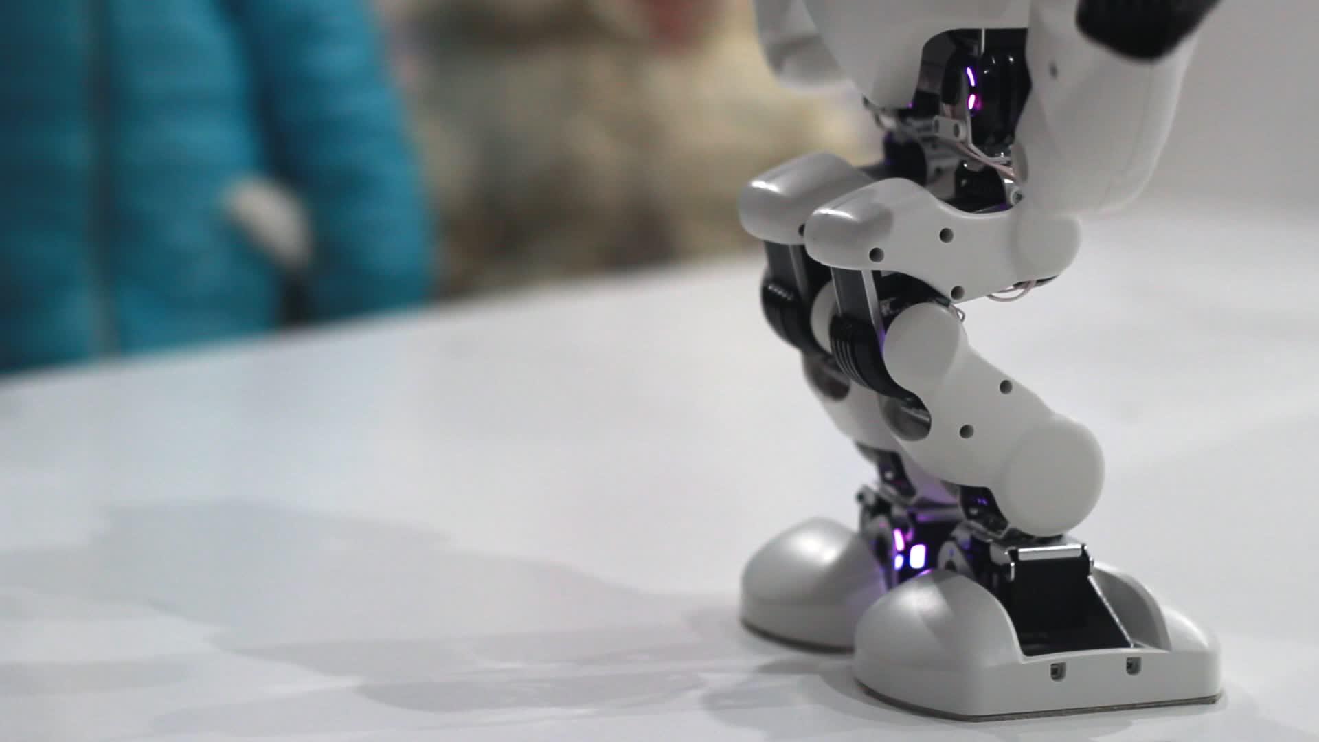 机器人跳舞脚的概念视频的预览图