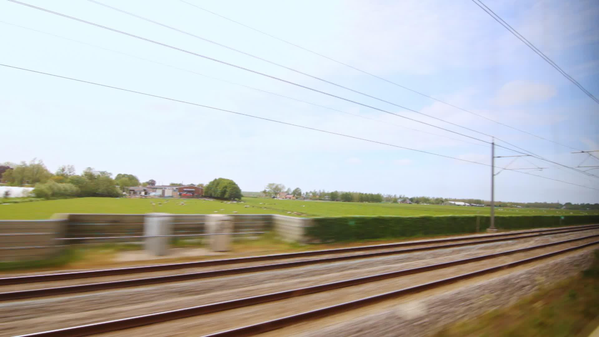 铁路列车速度移动快速铁路高速列车视频的预览图