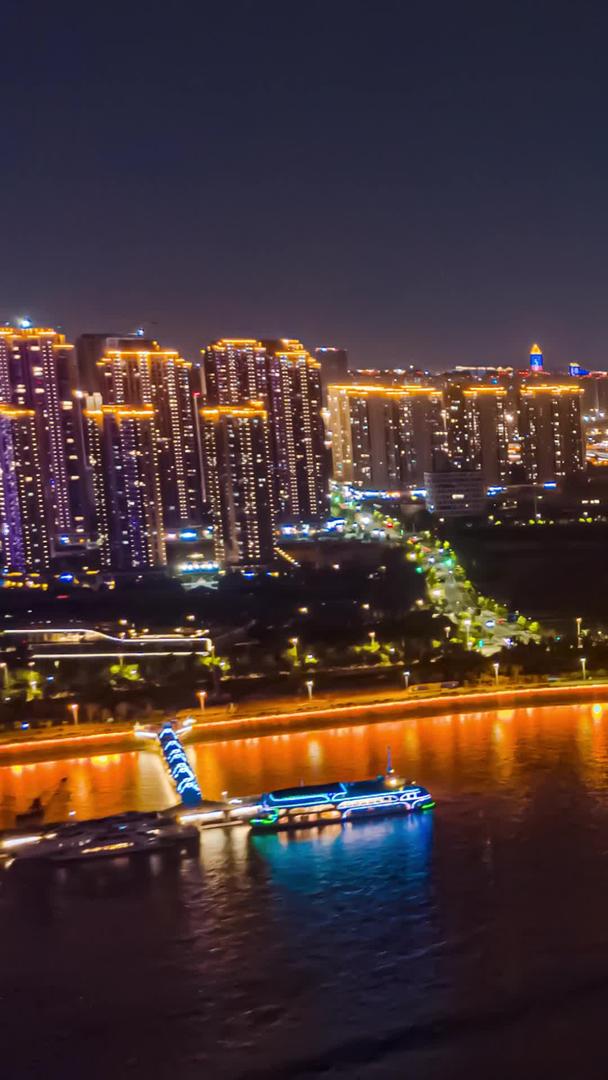 航拍大气移动延迟杭州钱塘江三桥CBD城市夜景视频的预览图