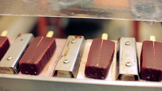 巧克力冰淇淋生产线食品生产线工厂视频的预览图